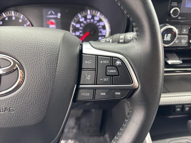 used 2021 Toyota Highlander car, priced at $28,484