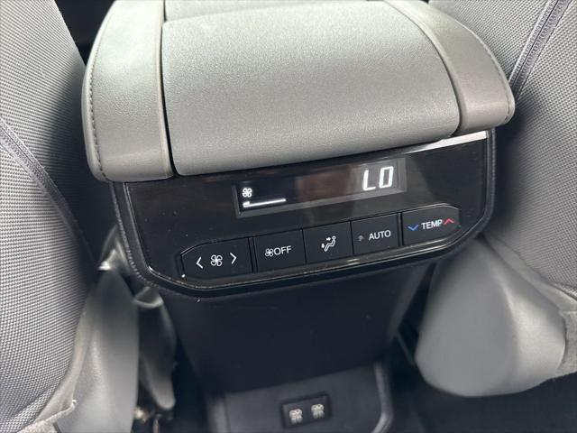 used 2021 Toyota Highlander car, priced at $28,484