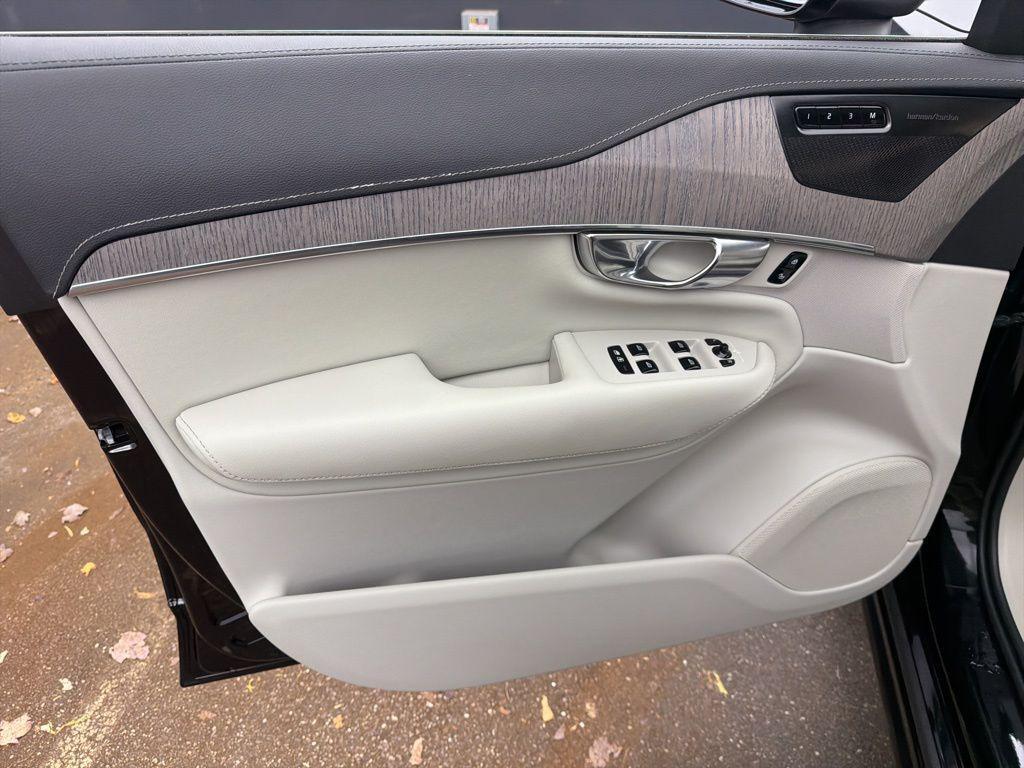 used 2022 Volvo XC90 car, priced at $30,684