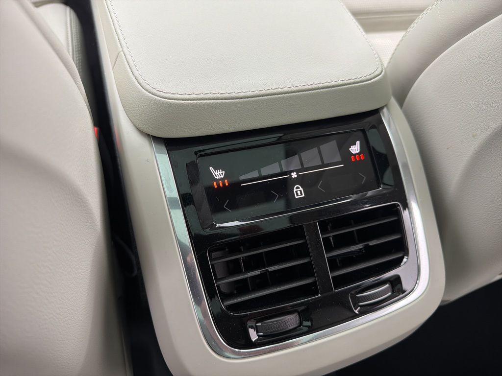 used 2022 Volvo XC90 car, priced at $30,684