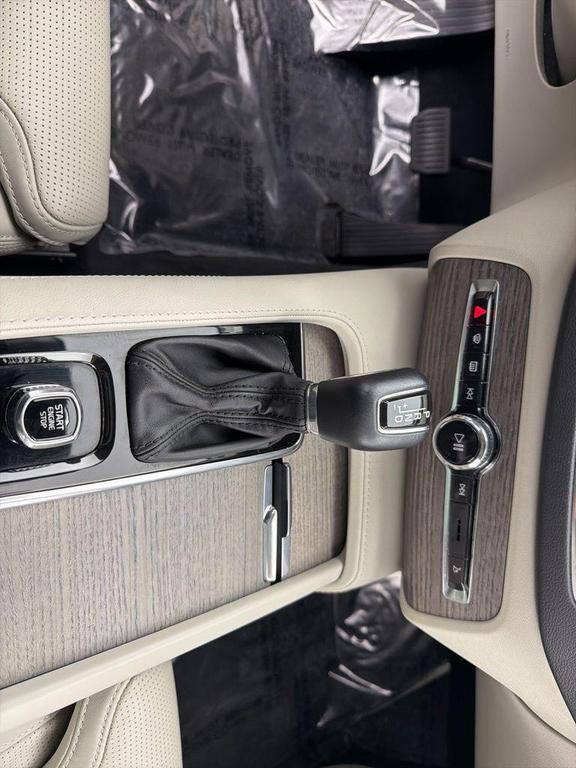 used 2022 Volvo XC90 car, priced at $30,684