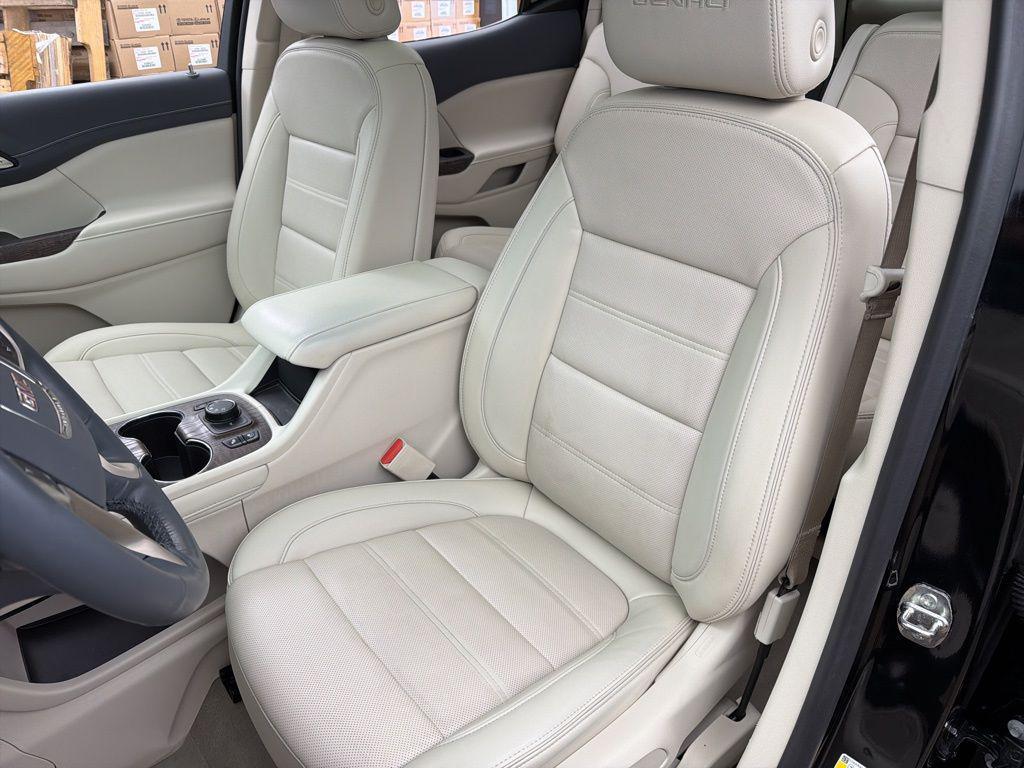 used 2023 GMC Acadia car, priced at $34,984