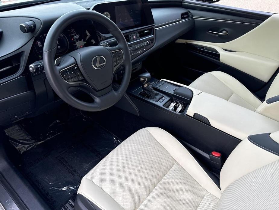 used 2022 Lexus ES 300h car, priced at $35,784