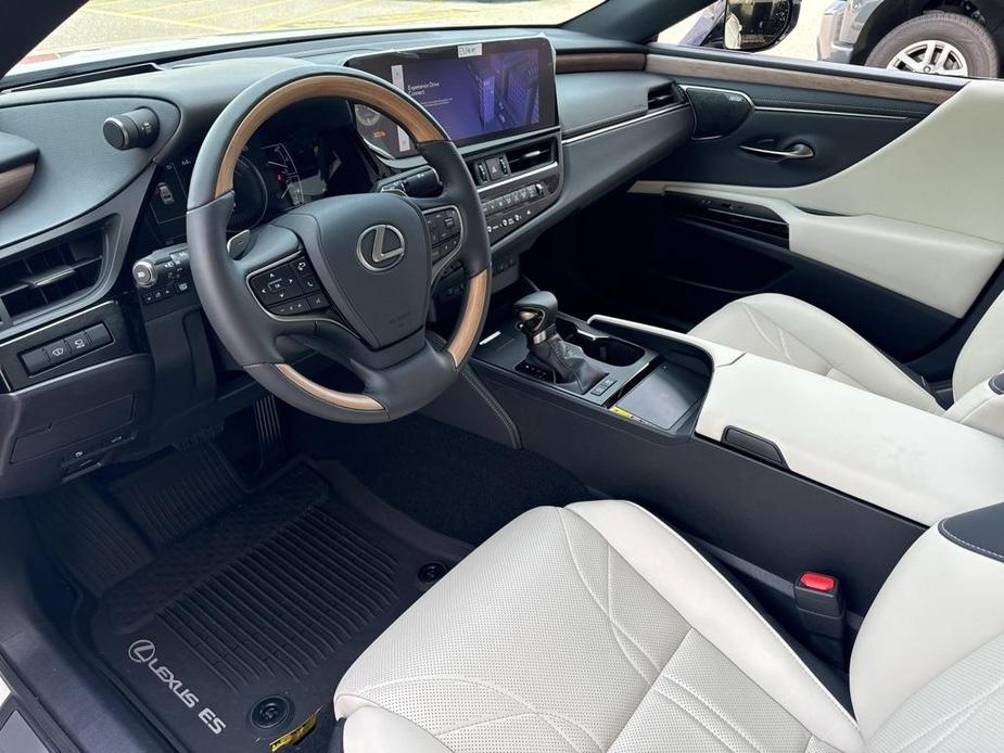 new 2024 Lexus ES 300h car, priced at $57,350