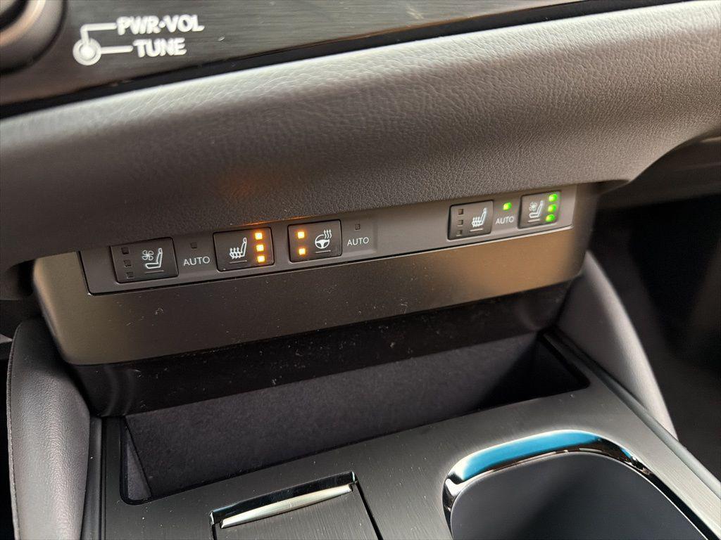 new 2025 Lexus ES 350 car, priced at $51,044