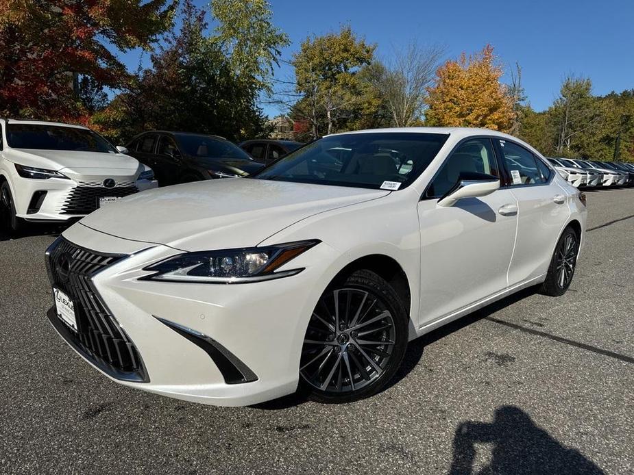 new 2025 Lexus ES 300h car, priced at $49,574