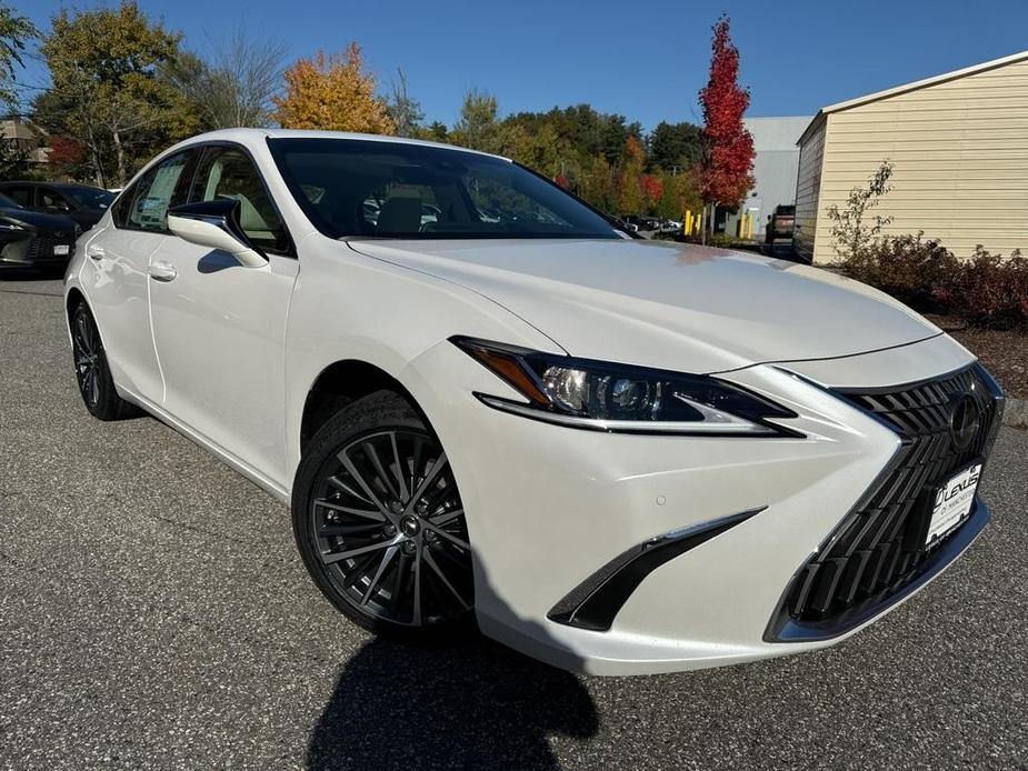 new 2025 Lexus ES 300h car, priced at $49,574