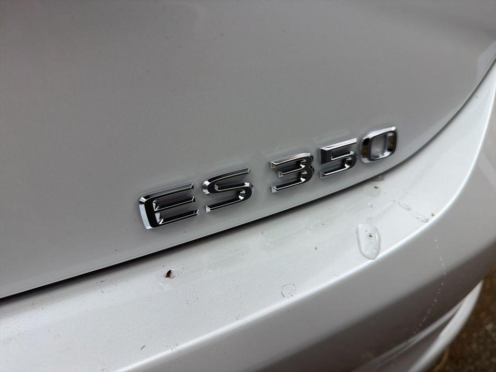 new 2025 Lexus ES 350 car, priced at $50,385