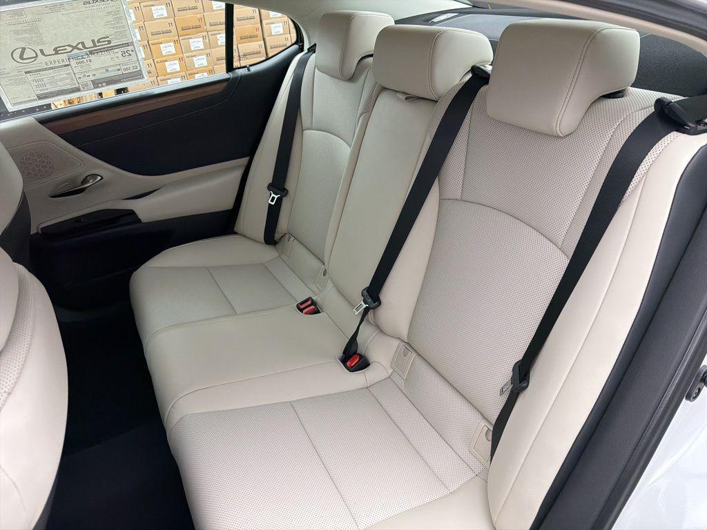 new 2025 Lexus ES 350 car, priced at $50,385