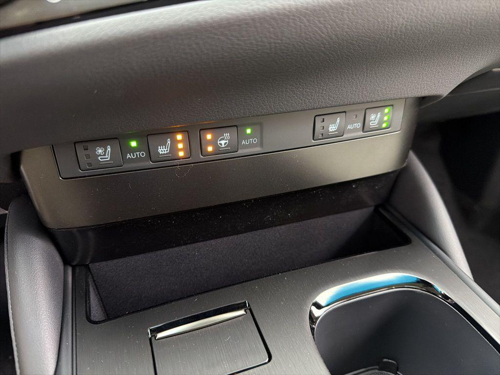 new 2025 Lexus ES 350 car, priced at $50,385