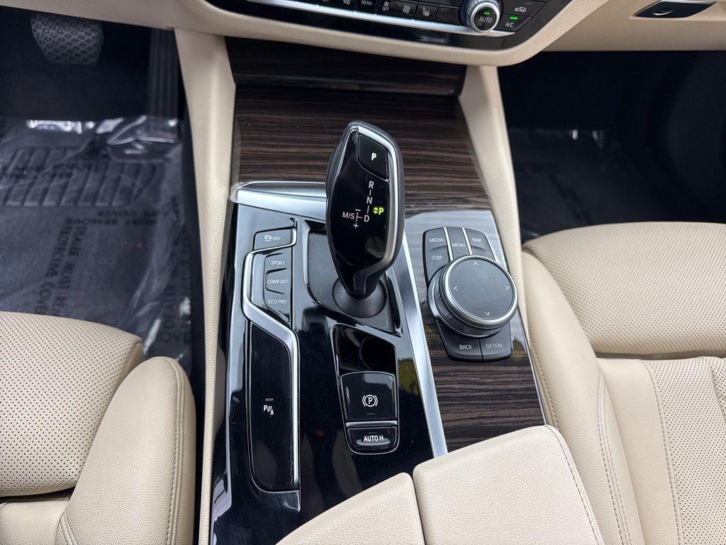used 2022 BMW 530 car, priced at $31,384