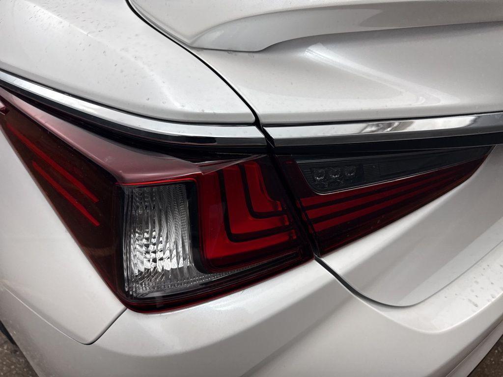 new 2025 Lexus ES 300h car, priced at $54,839