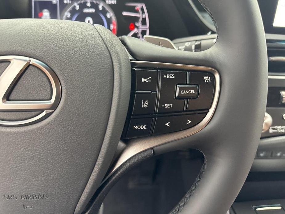 new 2025 Lexus ES 350 car, priced at $47,914