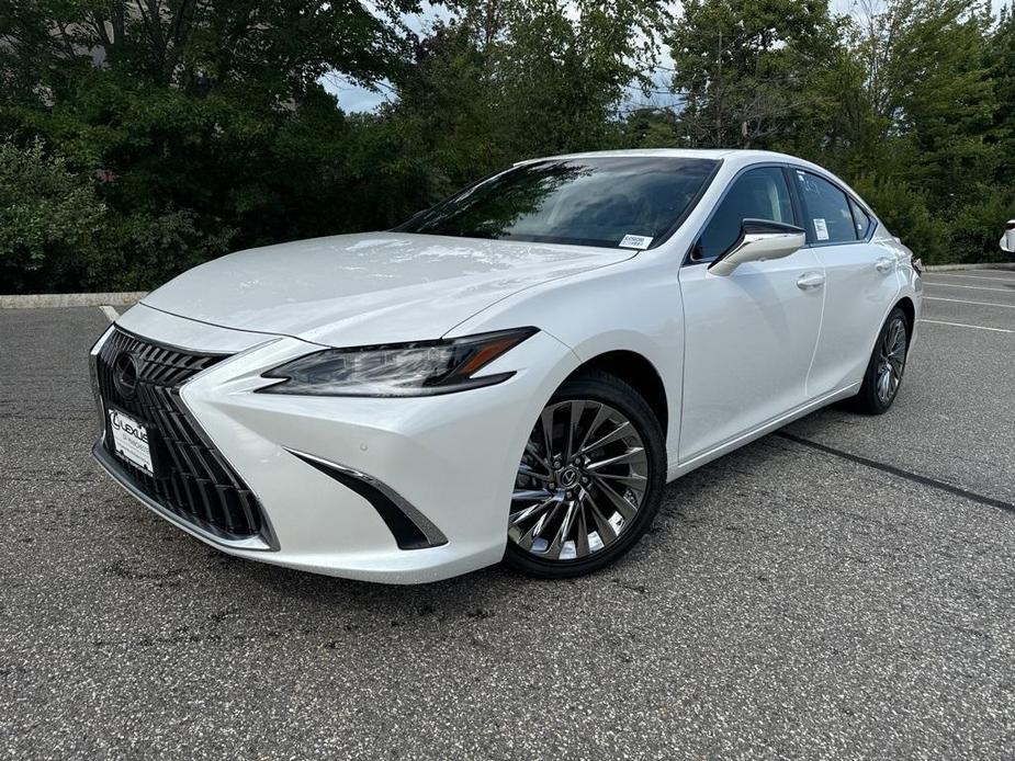 new 2025 Lexus ES 300h car, priced at $57,154