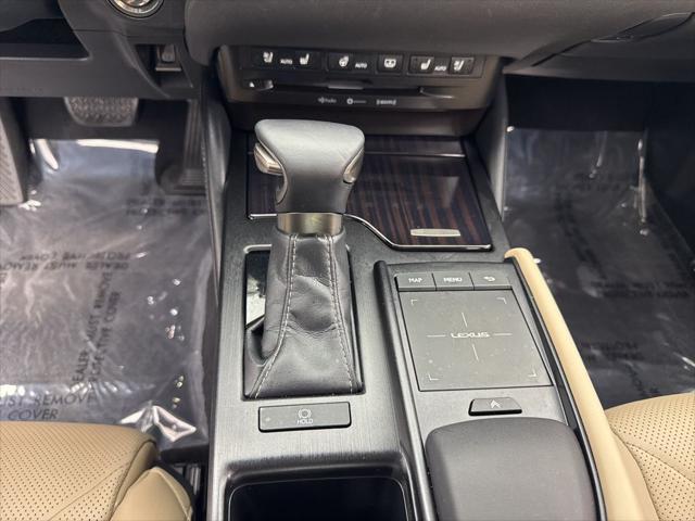 used 2019 Lexus ES 350 car, priced at $27,784
