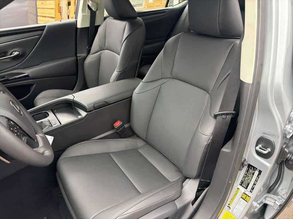 new 2025 Lexus ES 350 car, priced at $50,585