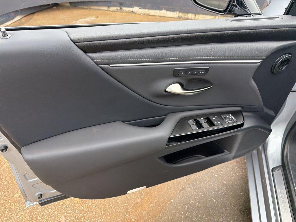 new 2025 Lexus ES 350 car, priced at $50,585
