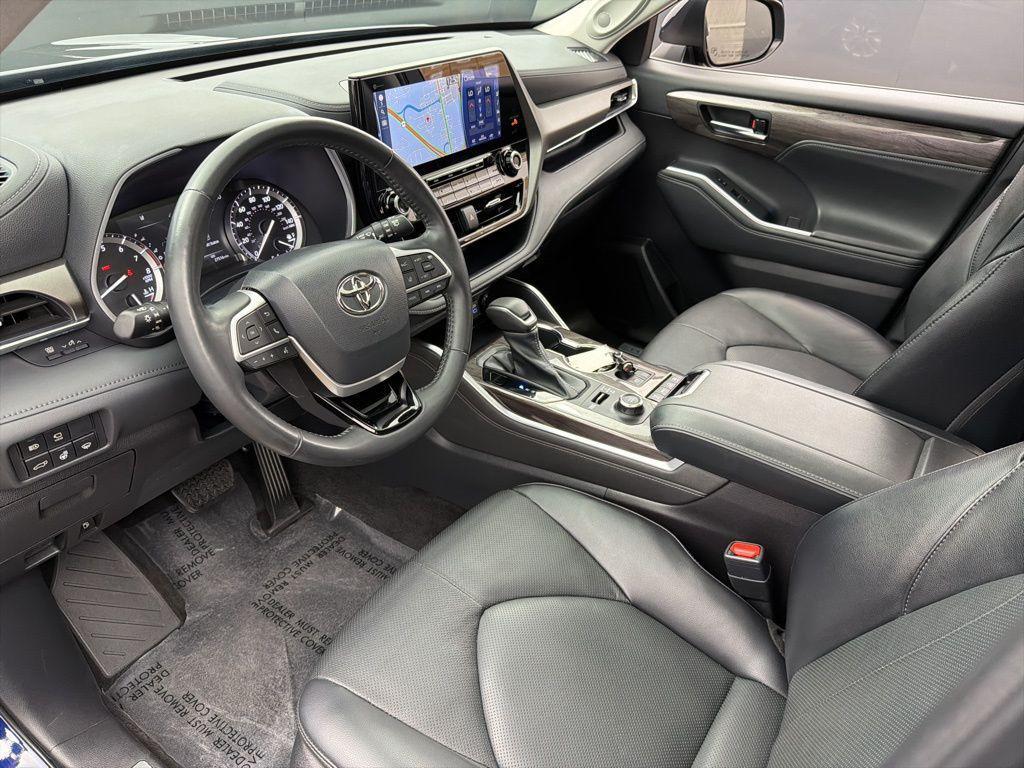 used 2022 Toyota Highlander car, priced at $41,284