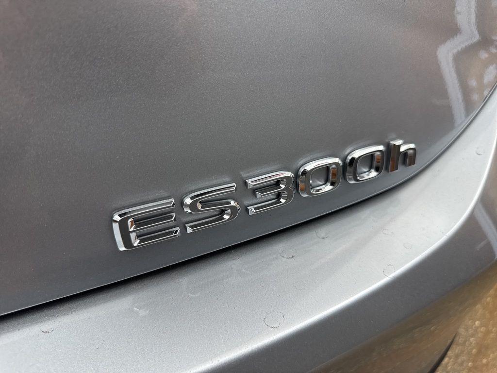 new 2025 Lexus ES 300h car, priced at $49,994
