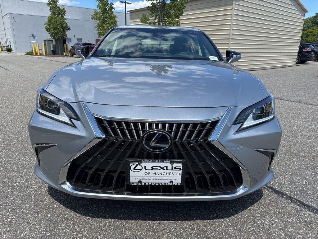 new 2025 Lexus ES 300h car, priced at $49,994