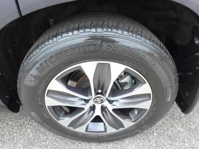used 2022 Toyota Highlander car, priced at $34,998