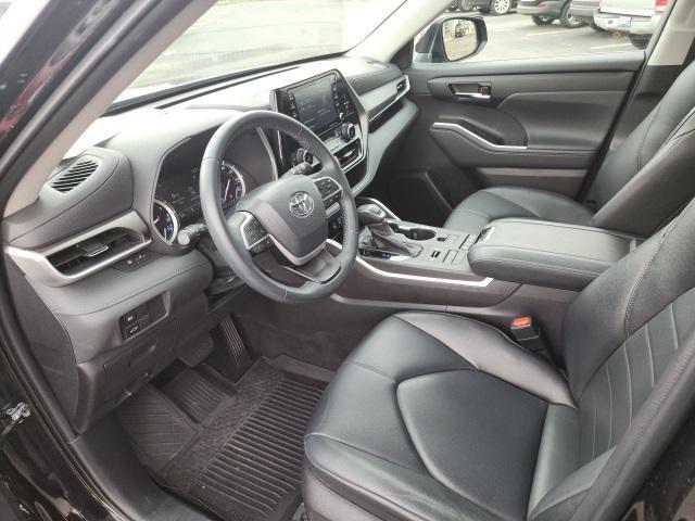 used 2022 Toyota Highlander car, priced at $38,788