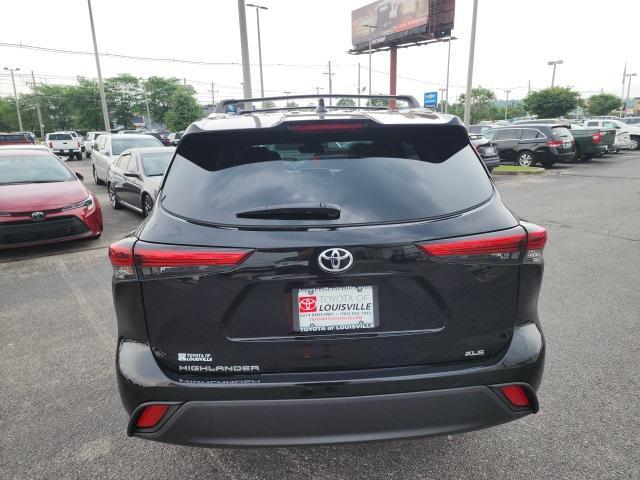 used 2022 Toyota Highlander car, priced at $38,788