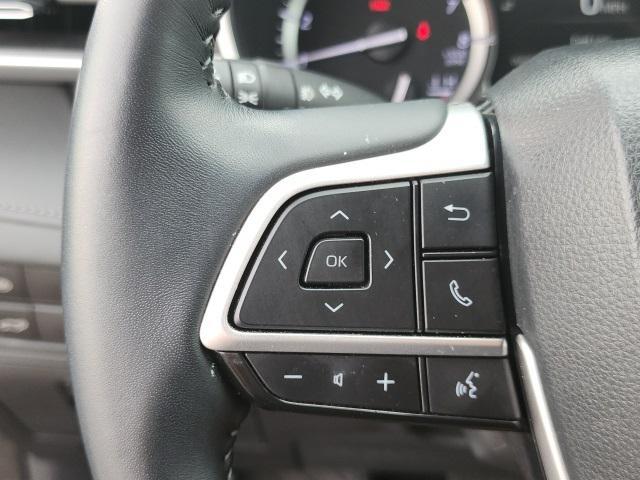 used 2022 Toyota Highlander car, priced at $38,788