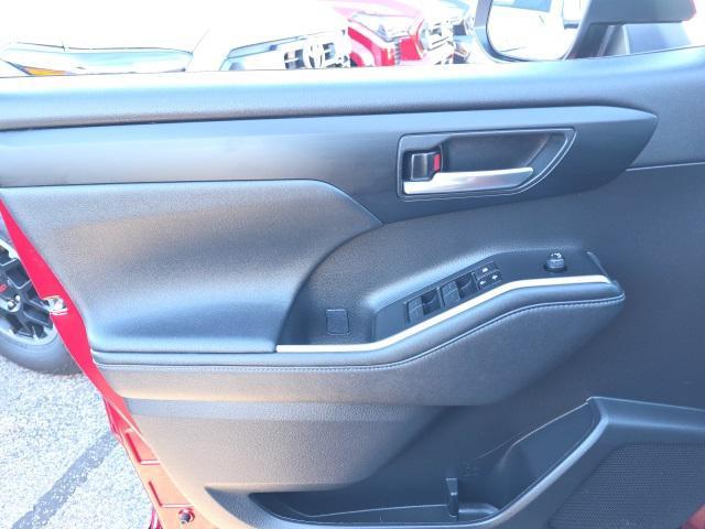 used 2023 Toyota Highlander car, priced at $37,030