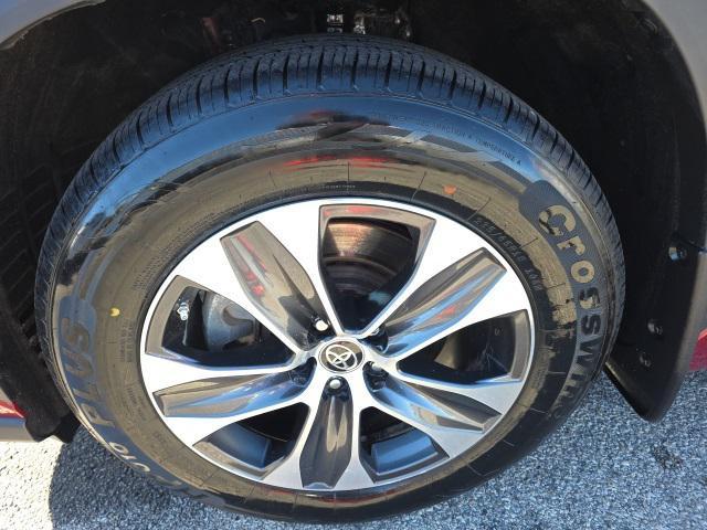 used 2023 Toyota Highlander car, priced at $37,030
