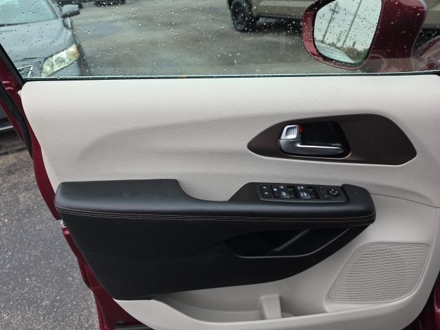 used 2019 Chrysler Pacifica car, priced at $13,495