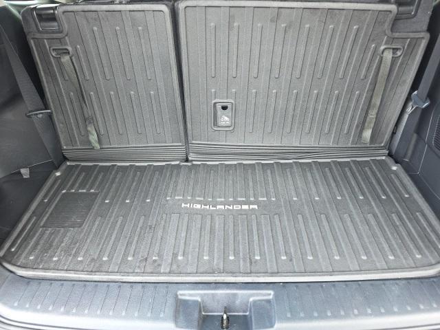 used 2022 Toyota Highlander car, priced at $37,998