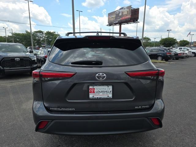 used 2022 Toyota Highlander car, priced at $37,998