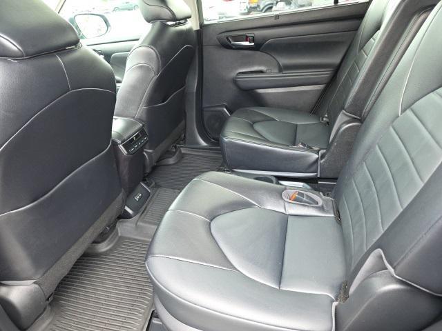used 2022 Toyota Highlander car, priced at $37,998