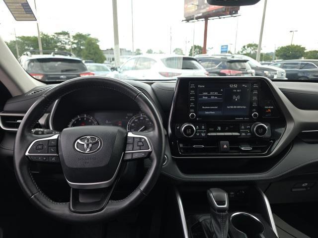 used 2022 Toyota Highlander car, priced at $37,998