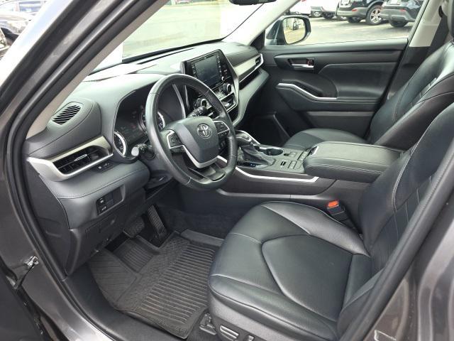 used 2022 Toyota Highlander car, priced at $37,998