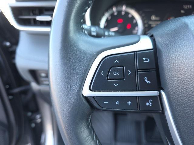 used 2024 Toyota Highlander car, priced at $41,998