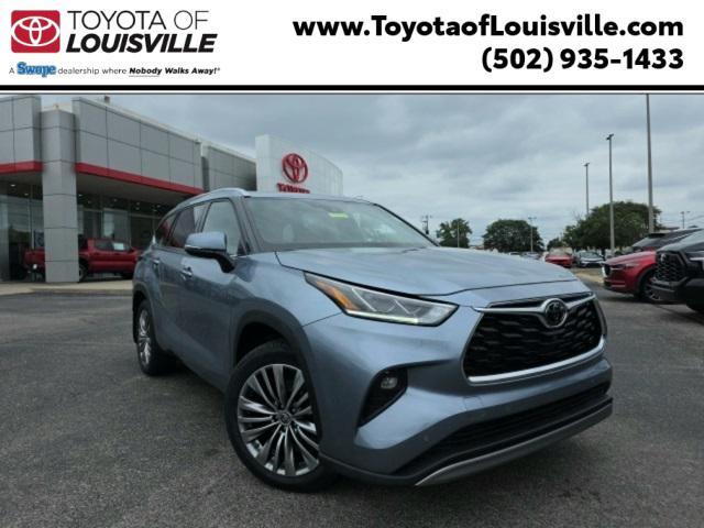 used 2021 Toyota Highlander car, priced at $39,998