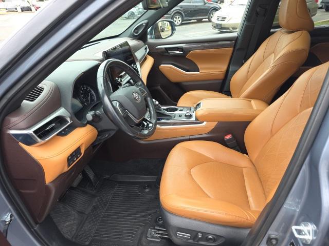 used 2021 Toyota Highlander car, priced at $39,998