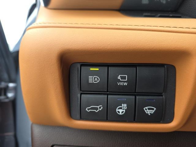 used 2021 Toyota Highlander car, priced at $39,998