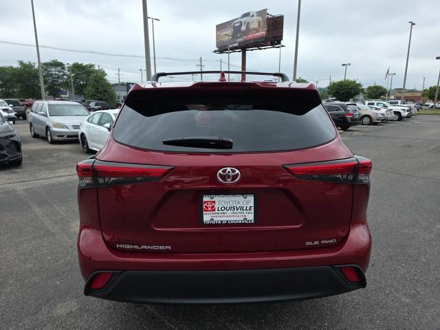 used 2022 Toyota Highlander car, priced at $39,998