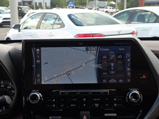 used 2022 Toyota Highlander car, priced at $45,998