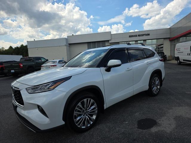 used 2022 Toyota Highlander car, priced at $45,998