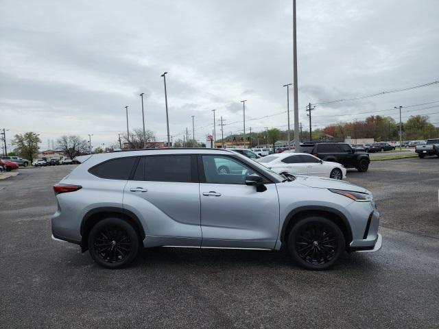 used 2023 Toyota Highlander car, priced at $43,805