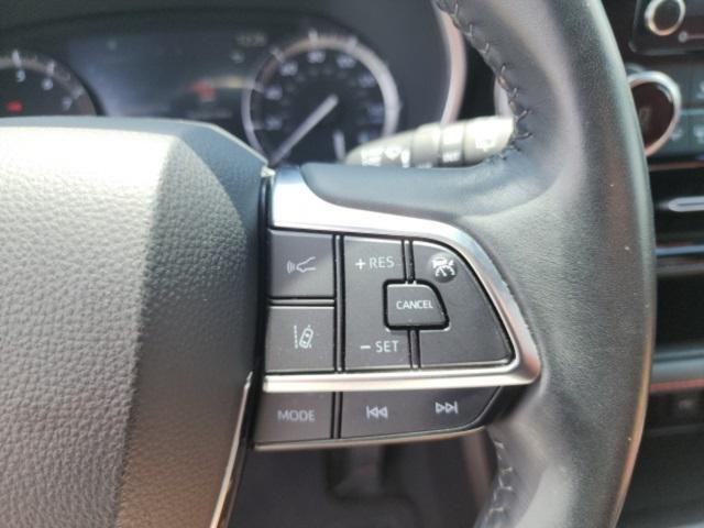 used 2021 Toyota Highlander car, priced at $38,998