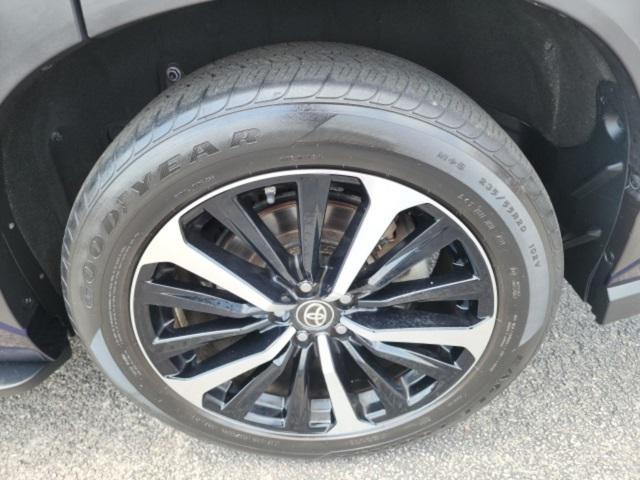 used 2021 Toyota Highlander car, priced at $38,998