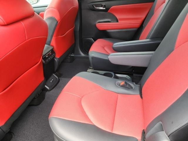 used 2021 Toyota Highlander car, priced at $38,998