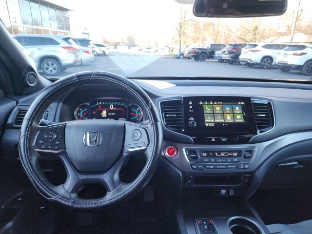 used 2022 Honda Pilot car, priced at $28,995