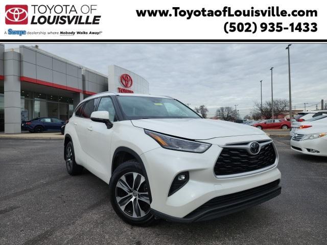 used 2021 Toyota Highlander car, priced at $35,293