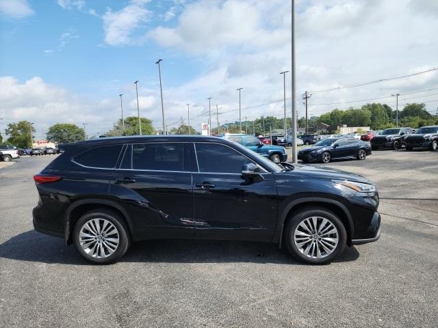 used 2023 Toyota Highlander car, priced at $45,911